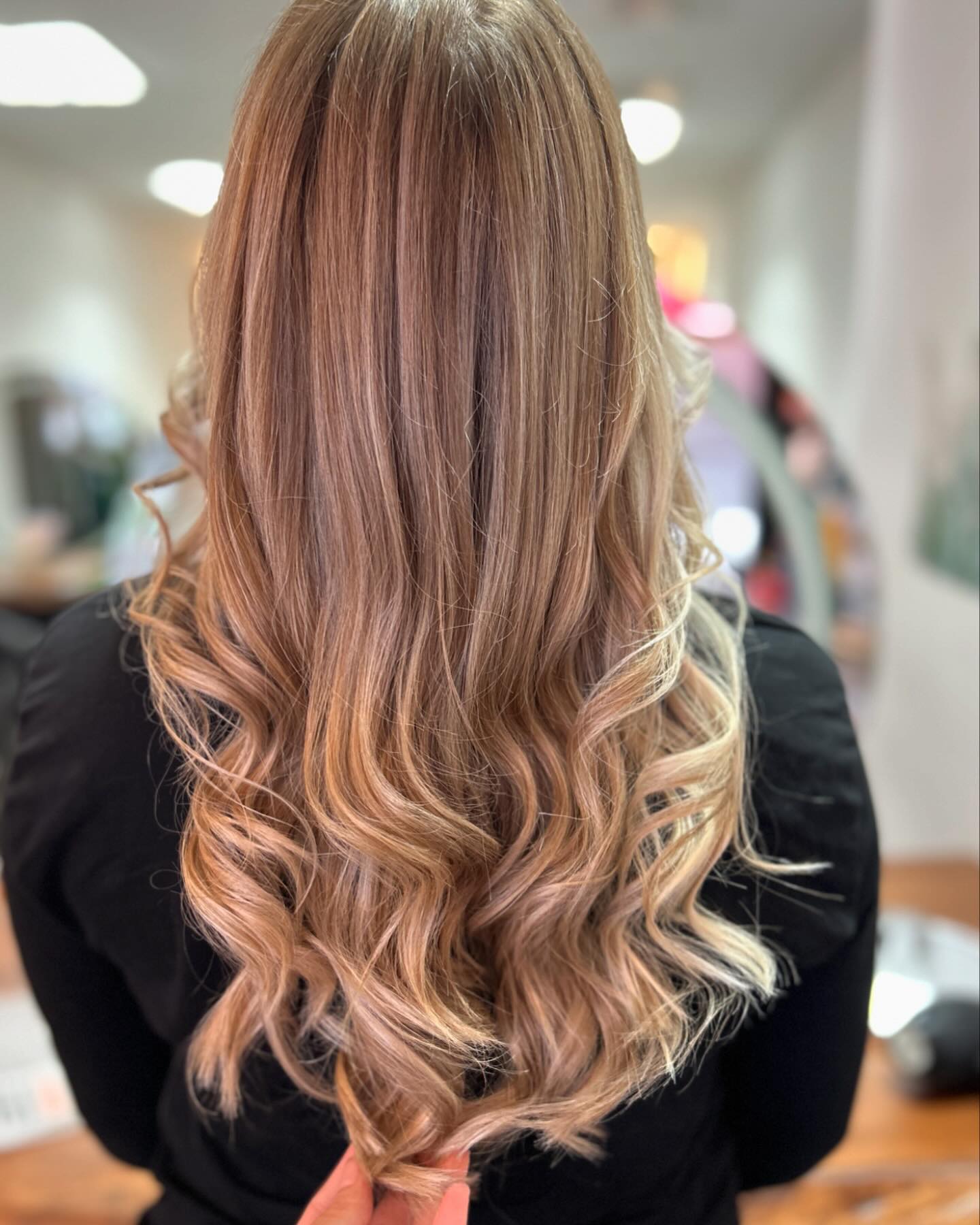 Haarstudio Tinel in Hanau ist Ihr perfekter Partner für diese innovative Haarfärbetechnik Balayage in Hanau